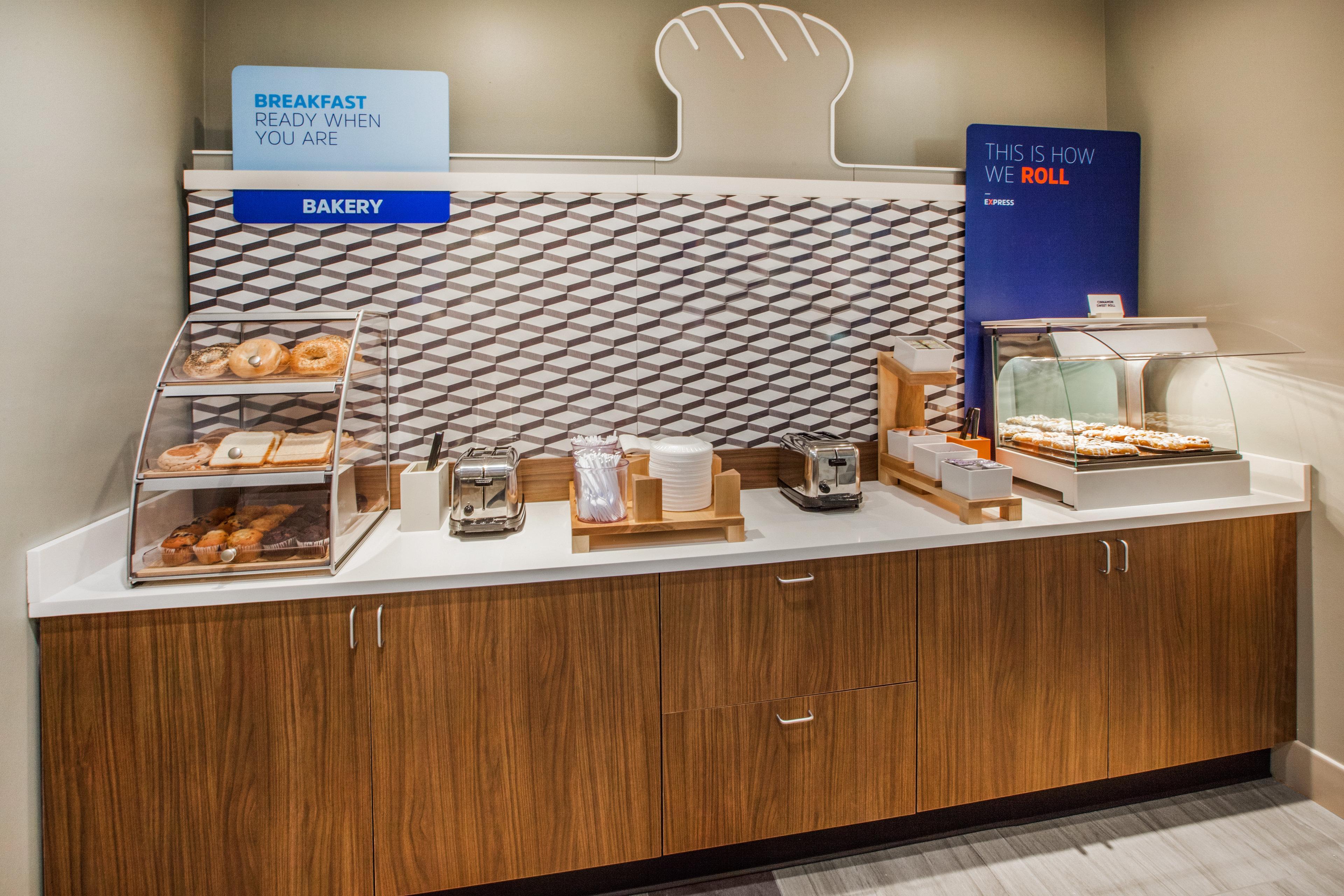 Holiday Inn Express & Suites Detroit - Farmington Hills By Ihg Northville Esterno foto