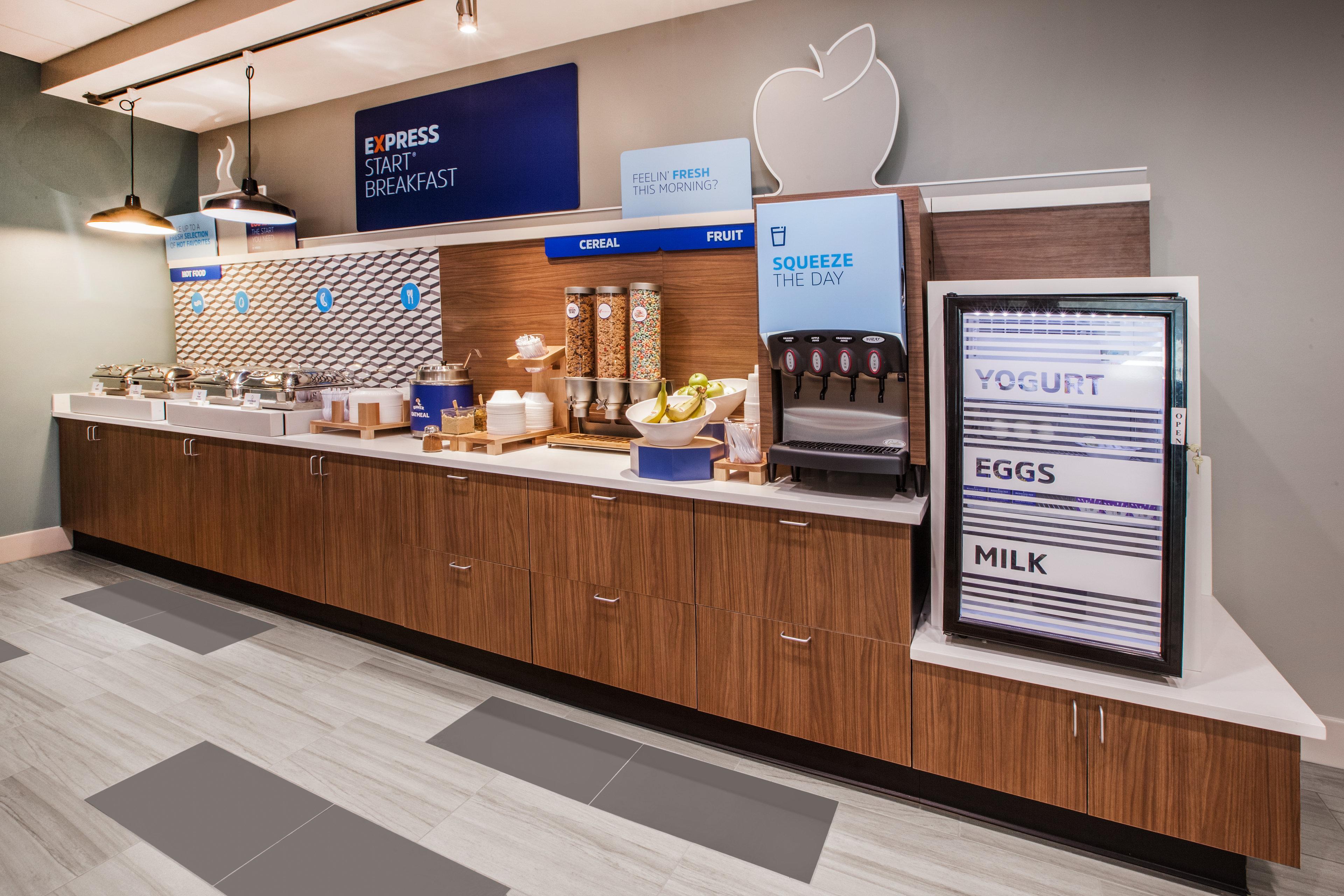 Holiday Inn Express & Suites Detroit - Farmington Hills By Ihg Northville Esterno foto