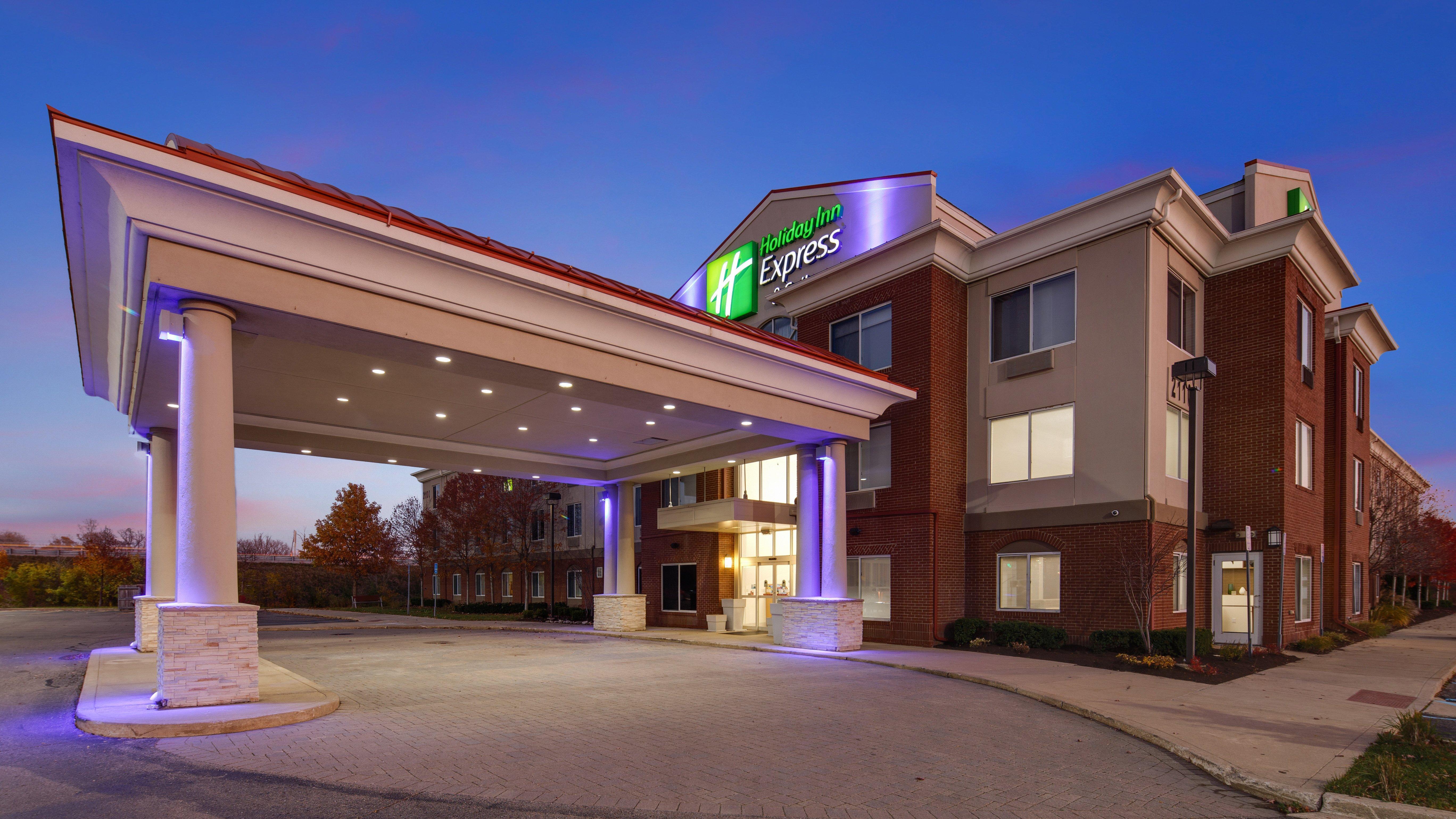 Holiday Inn Express & Suites Detroit - Farmington Hills By Ihg Northville Esterno foto