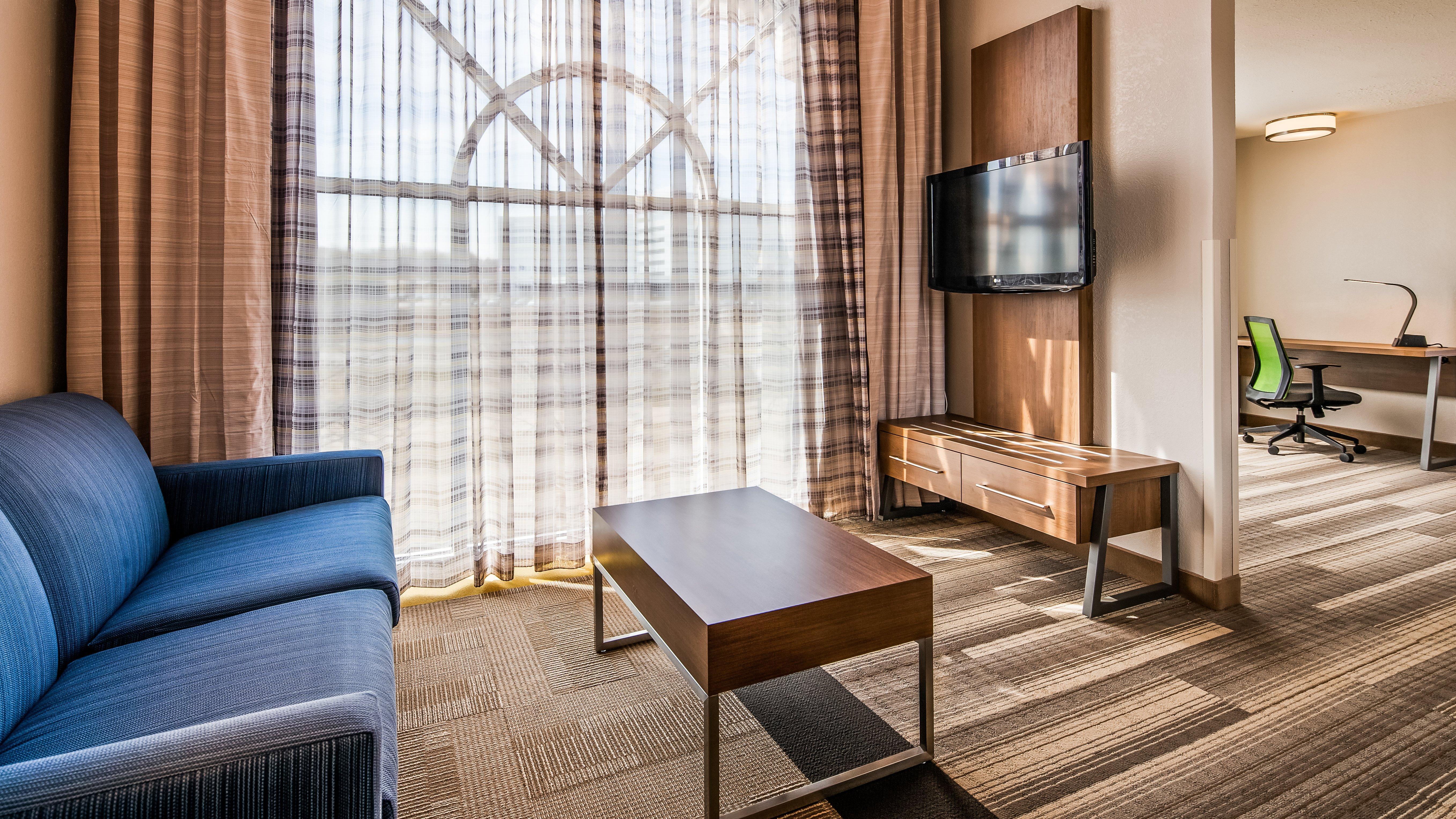 Holiday Inn Express & Suites Detroit - Farmington Hills By Ihg Northville Esterno foto