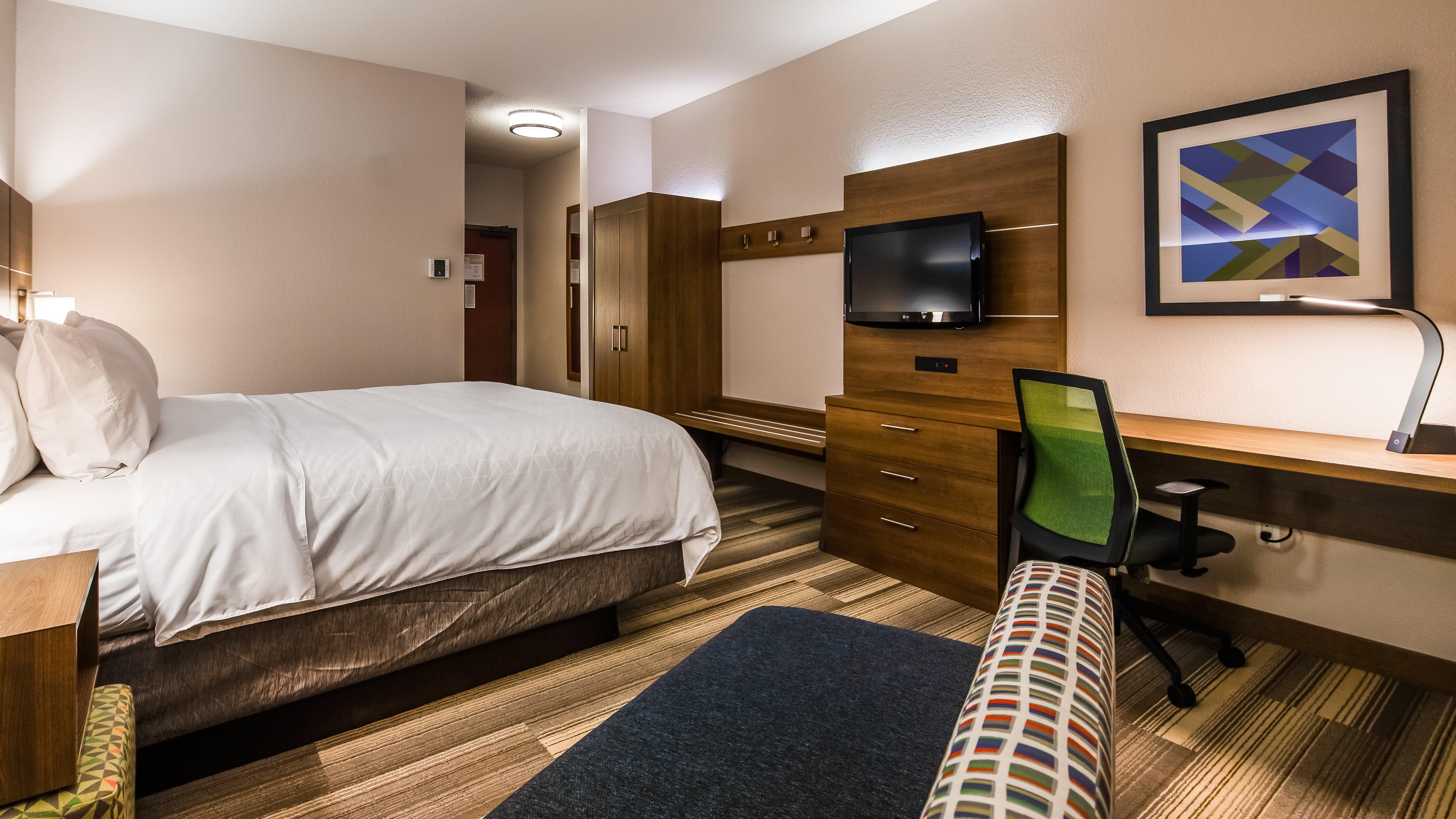 Holiday Inn Express & Suites Detroit - Farmington Hills By Ihg Northville Esterno foto