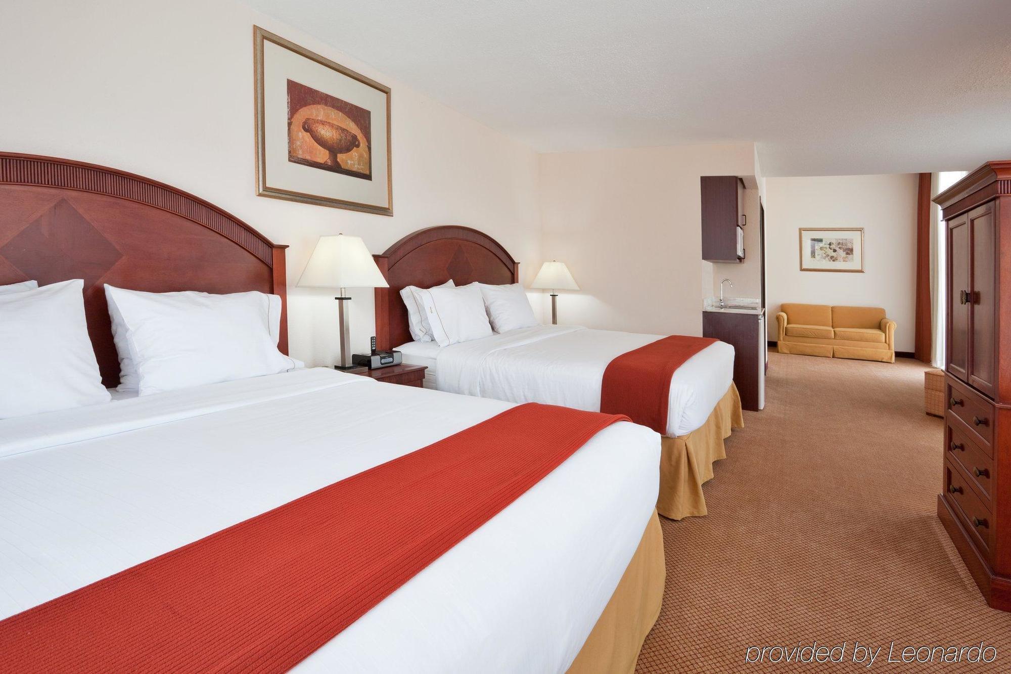 Holiday Inn Express & Suites Detroit - Farmington Hills By Ihg Northville Camera foto