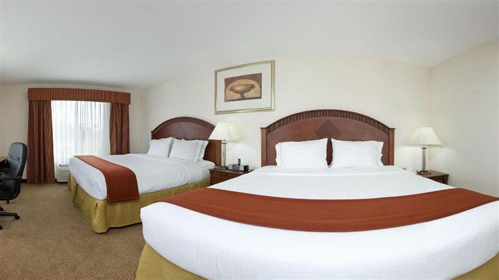 Holiday Inn Express & Suites Detroit - Farmington Hills By Ihg Northville Esterno foto